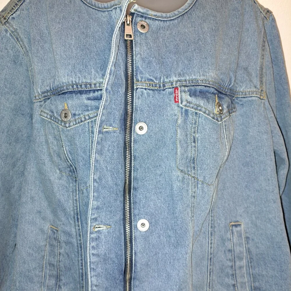Levi Strauss &CO. Light-Wash Collarless, Denim Trucker Jacket - Picture 7 of 14